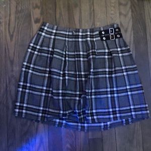 grey plaid pleated skirt